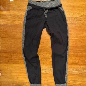 lululemon athletica EUC Black and Gray Joggers